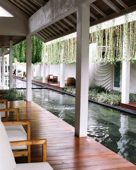 You can enjoy a best-ever pampering session here with lashings of wine, nibbles, and giggles. . Spring spa bali